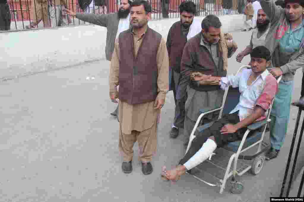 حملے میں ایک سو سے زائد بچے زخمی بھی ہوئے ہیں۔