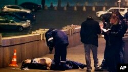 俄羅斯主要的反對黨領袖、前副總理鮑里斯·涅姆佐夫星期五晚上在莫斯科市中心一座橋上遭槍殺身亡。