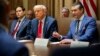 Le président américain Donald Trump lors d'une réunion du cabinet à la Maison Blanche à Washington, en compagnie du secrétaire d'État Marco Rubio et du secrétaire à la Défense Pete Hegseth, le 26 février 2025. (Photo AP)