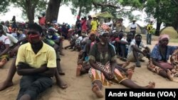 Nesta imagem de arquivo, Campo de deslocados do centro agrário de Napala. Distribuição de alimentos por PMA a deslocados da insurgência em Cabo Delgado. Moçambique