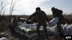 Украинские солдаты вблизи Авдеевки. 17 февраля 2024 г.