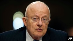 Le directeur du renseignement James Clapper aux États-Unis parle au Capitol Hill à Washington, le 9 février 2016.