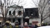 เจ้าหน้าที่ดับเพลิงนิวยอร์กขณะอยู่หน้าวัดอุษาพุฒยาราม (ที่มา: X/FDNY Commissioner Robert S. Tucker)
