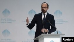 Edouard Philippe lors d'un sommet à Dubaï, le 11 février 2018.