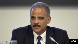 Los representantes de los distintos estados de la nación preguntaron a Holder acerca de los resultados del operativo.