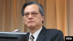 台灣陸委會主委陳明通3月27號在立法院內政委員會接受質詢 (美國之音張永泰拍攝)