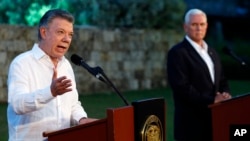 Juan Manuel Santos et Mike Pence, conférence de presse conjointe, Carthagène, Colombie, le 13 août 2017. 
