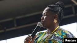 La vicepresidenta de Colombia, Francia Márquez, habla durante una ceremonia simbólica de inauguración en su ciudad natal, Suárez, Colombia, el 13 de agosto de 2022.