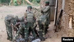Les militaires de l'armée congolaise lors d'une offensive contre les Forces démocrariques pour la libération du Rwanda (FDLR) en février 2015