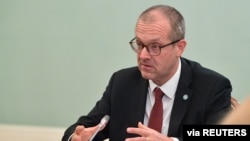 At a virtual news conference Feb 25, 2021, WHO’s Europeandirector Hans Kluge released a policy brief that documents how different countries in the region have responded to patients who suffer long-term COVID-19 symptoms.