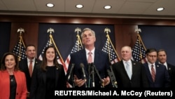 លោក Kevin McCarthy មេដឹកនាំ​គណបក្ស​សាធារណរដ្ឋ​នៅ​រដ្ឋសភា ថ្លែង​ទៅ​កាន់​អ្នក​សារព័ត៌មាន​ កាល​ពី​ថ្ងៃ​ទី​១៥ ខែ​វិច្ឆិកា ឆ្នាំ​២០២២ ក្រោយ​លោក​ត្រូវ​បាន​តំណាងរាស្ត្រ​គណបក្ស​សាធារណរដ្ឋ​ជ្រើសតាំង​ជា​ប្រធាន​រដ្ឋសភា​អាមេរិក ក្នុង​ករណី​គណបក្ស​នេះ​ឈ្នះ​បាន​ការ​គ្រប់គ្រង​​រដ្ឋសភា​វិញ​​។