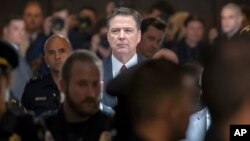 El ex director del FBI arremete contra el presidente en su libro de memorias "A Higher Loyalty: Truth, Lies and Leadership" (Una lealtad Superior: Verdad, mentiras y liderazgo), que sale a la venta la próxima semana.
