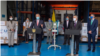 El presidente de Colombia, Iván Duque, en la ceremonia de recepción del equipamiento médico de EE.UU. para enfrentar la pandemia de coronavirus. [Foto: Gobierno de Colombia].