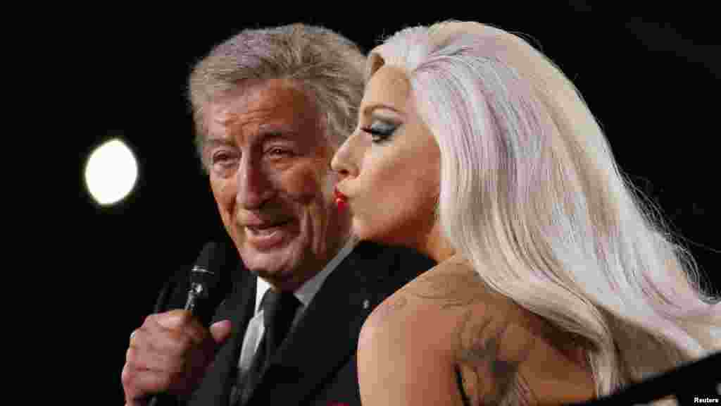 Lady Gaga and Tony Bennett, who won a Grammy for best traditional pop vocal album for "Cheek to Cheek," perform the song at the 57th annual Grammy Awards in Los Angeles, California, Feb. 8, 2015.