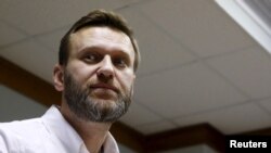 Pemimpin oposisi Rusia, Alexei Navalny di pengadilan kota Moskow, Rusia, 12 Februari 2016. (foto: dok).