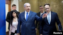 Izraelski premijer Benjamin Netanjahu dolazi na redovnu sednicu kabineta u Jerusalimu (arhivski snimak).