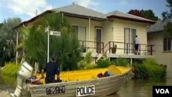 El alcalde de Rockhampton, Brad Carter, dijo que podría tomarle un un año a la ciudad para recuperarse totalmente del desastre.