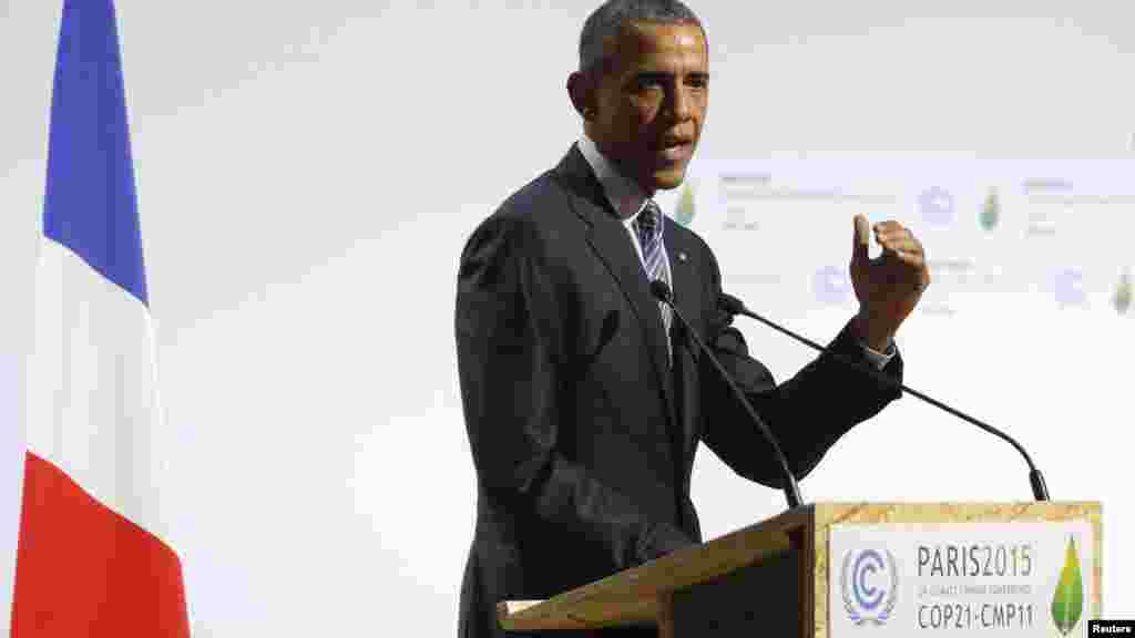 Le président américain Barack Obama prononce un discours à l'ouverture de la (COP21 au Bourget, près de Paris, France, 30 novembre, 2015. 