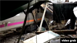 Un train n'a pas pu s'arrêter en fin de voie, à Hoboken, New Jersey, le 29 septembre 2016.