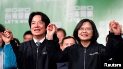 លោក​ស្រី Tsai Ing-wen អបអរ​សាទរ​ក្រោយ​ពេល​ទទួល​បាន​ជ័យ​ជ​ម្នះ​ក្នុង​ការ​បោះ​ឆ្នោត​ប្រធានាធិបតី​នៅ​កោះ​តៃវ៉ាន់ កាល​ពី​ថ្ងៃទី​១១ មករា ២០២០។