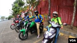 Estos cuatro amigos nicaragüenses fundaron un servicio de entregas para servir a la población que se queda en sus casas por la pandemia del coronavirus.