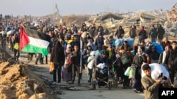 Raseljeni stanovnici Gaze prelaze koridor Necarim iz južnog Pojasa Gaze u grad Gaza, 27. januara 2025.