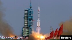 2012年6月16日，中國方面在甘肅酒泉發射神舟九號載人飛船。