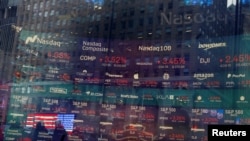 Desde finales de marzo, con la gran caída de la bolsa, la curva de Wall Street ha sido sinuosa ya que los inversores han prestado atención a los cierres y aperturas de la economía por la crisis causada por el coronavirus.