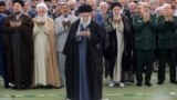 علی خامنه‌ای، رهبر جمهوری اسلامی، در نماز عید فطر، اسرائیل را تهدید کرد (چهارشنبه ۲۲ فروردین)