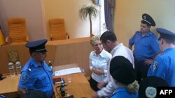 Yuliya Timoshenko 2009-yilda Rossiya bilan gaz masalasida bitim imzolab, davlatni 190 milliondan mahrum qilganlikda ayblanmoqda