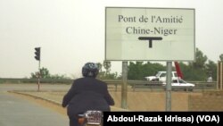 Le pont Chine-Niger de Niamey, le 3 septembre 2018. (VOA/Abdoul-Razak Idrissa)