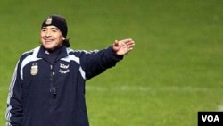 Maradona descartó disculparse por su reacción y la justificó como “un desahogo".