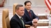 Ministiri Marco Rubio, ushinzwe ububanyi n'amahanga w'Amerika (iburyo) ari kumwe na Mike Waltz umujyanama mu by'umutekano muri Perezidansi y'Amerika 