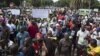 Après l'opposition, les partisans du président malien dans la rue