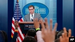 El portavoz del Consejo de Seguridad Nacional, John Kirby, habla durante la sesión informativa diaria en la Casa Blanca en Washington, el 26 de octubre de 2022.