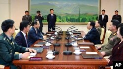 為南北韓離散家人團聚活動作準備的會議圖片。(2014年2月14日資料照片)