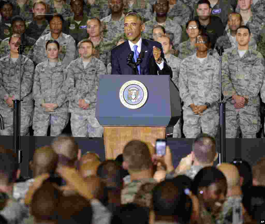 Prezident Obama Floridada AQSh askarlari bilan uchrashib, Iroqqa piyoda qo'shinlar yuborilmasligini ta'kidladi, 17-sentabr, 2014-yil.