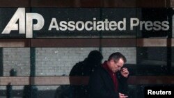 Kantor Associated Press di Manhattan, New York (foto: dok). Pemerintah AS diam-diam mengakses rekaman telepon wartawan dan editor kantor berita Associated Press. 
