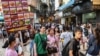 资料照：来自中国大陆的游客在国庆黄金周期间到澳门旅游。(2023年10月3日)