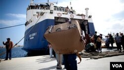 Algunos inmigrantes acusaron a los soldados libios de obligarles a huir en las embarcaciones.