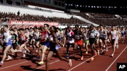 지난 2013년 4월 평양 마라톤 대회에 출전한 외국인 선수들 (자료사진)