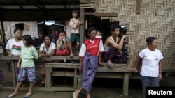 ကချင် စစ်ရှောင်ဒုက္ခသည်များ