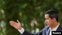 El líder opositor venezolano, Juan Guaidó, en una rueda de prensa en Caraca, el 9 de abril de 2021.