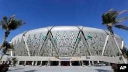 ARCHIVO - Una vista general del estadio deportivo de la ciudad Rey Abdullah, en Yida, Arabia Saudita, el sábado 11 de enero de 2020, en vísperas del partido de fútbol de la final de la Supercopa de España entre el Real Madrid y el Atlético de Madrid.