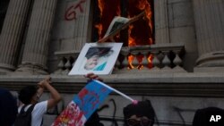 Manifestation à Guatemala City, le 21 novembre 2020.