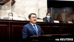 El presidente de Honduras, Juan Orlando Hernández, ha rechazado las acusaciones de que su gobierno patrocina el narcotráfico.