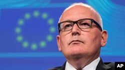 Wakil Presiden Uni Eropa, Frans Timmermans dituduh berupaya meminggirkan Polandia dan melanggar kedaulatan nasionalnya (foto: dok).