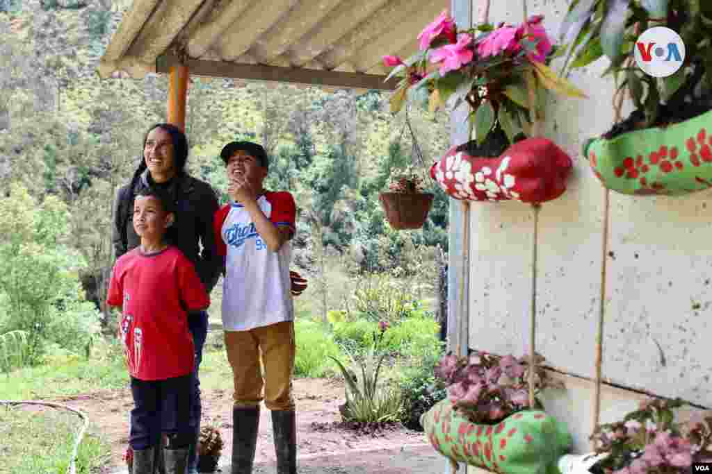 Nubia Gaona y sus dos hijos, David y Jeimmer Alejandro, saltaron a la fama hace un mes, cuando decidieron convertirse en youtubers, y contar sus anécdotas y aprendizajes a través de la plataforma digital.