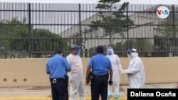 Ministerio de Salud recoge un cuerpo en la ciudad Managua, Nicatagua. [Foto Daliana Ocaña/VOA]