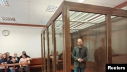 Владимир Кара-Мурза во время судебного процесса (архивное фото)